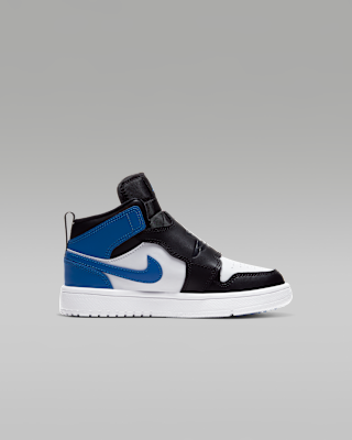 Sky Jordan 1 Younger Kids' Shoe. Nike RO